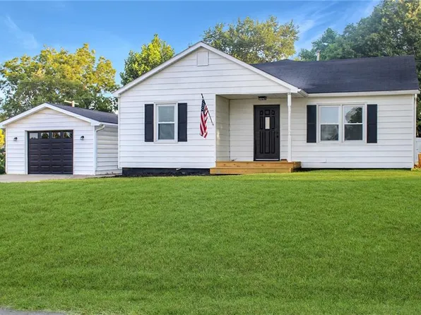 507 W Walnut St, Waverly, MO 64096
