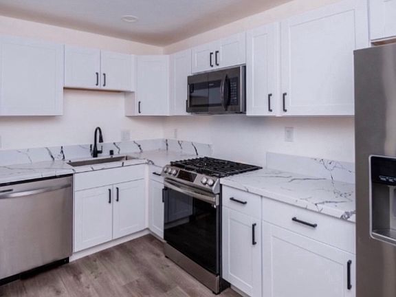4th image of 321 S 35th St #D