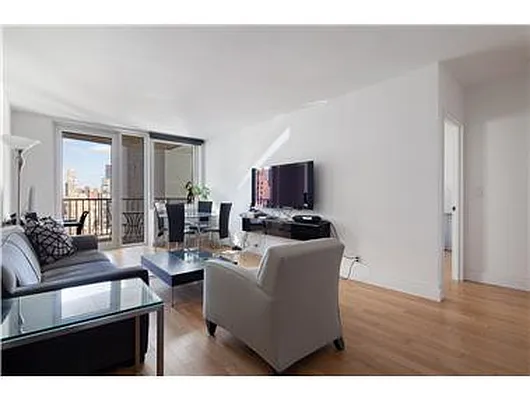 Rented by Douglas Elliman | media 14