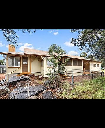 3rd image of 413 E Idle Cir