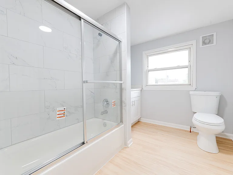 2625 S Union Ave — Photo 16