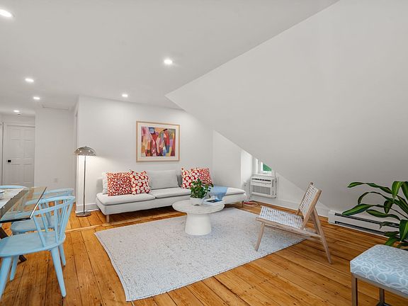 3rd image of 7 Russell St #3