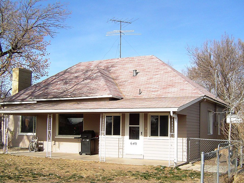 House sits on 1/2 acre lot