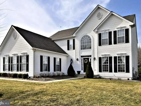 470 Creekview Dr, Harleysville, PA 19438