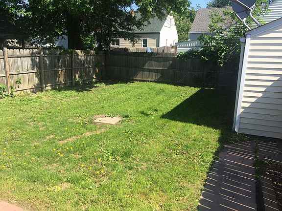 3rd image of 1109 Lindsay Ave