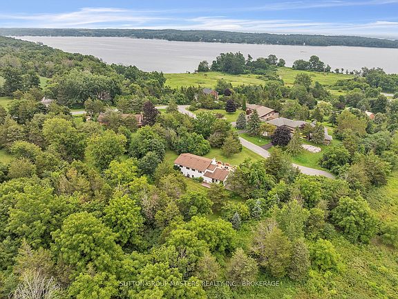 2nd image of 2 Stonehead Cir