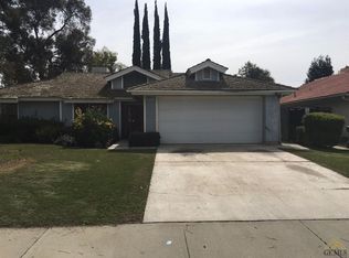 8701 Crowningshield Dr, Bakersfield, CA 93311