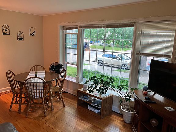 5th image of 1910 E Park Pl APT 1