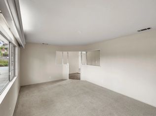 960 Sunset Dr, Vista, CA 92081