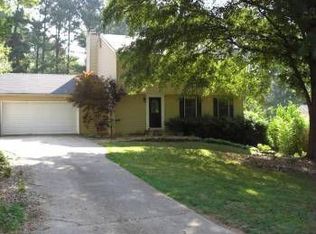 9635 N Pond Cir, Roswell, GA 30076