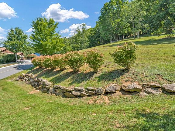 4th image of Lot 53 Supreme Golden Road