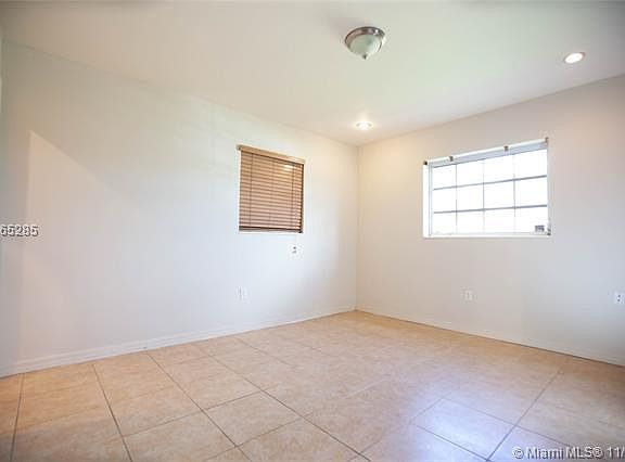 3rd image of 1225 NW 199th St