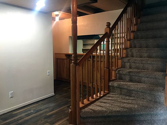 Front Hall, Bar