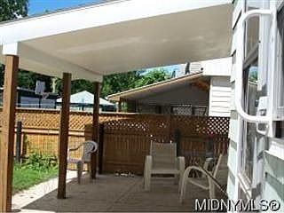 2nd image of 932 Mary St
