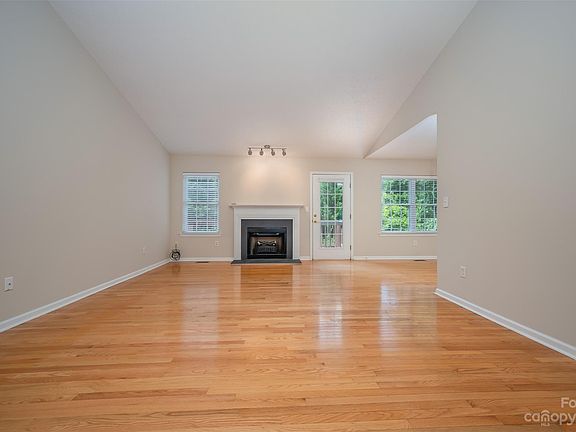 5th image of 49 N Woodridge View Ct