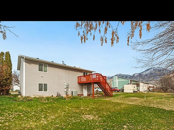 3rd image of 393 Lakewood Dr