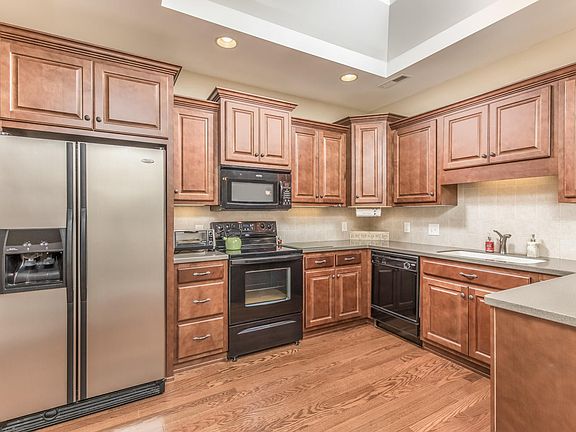 5th image of 9667 Collier Pl #13