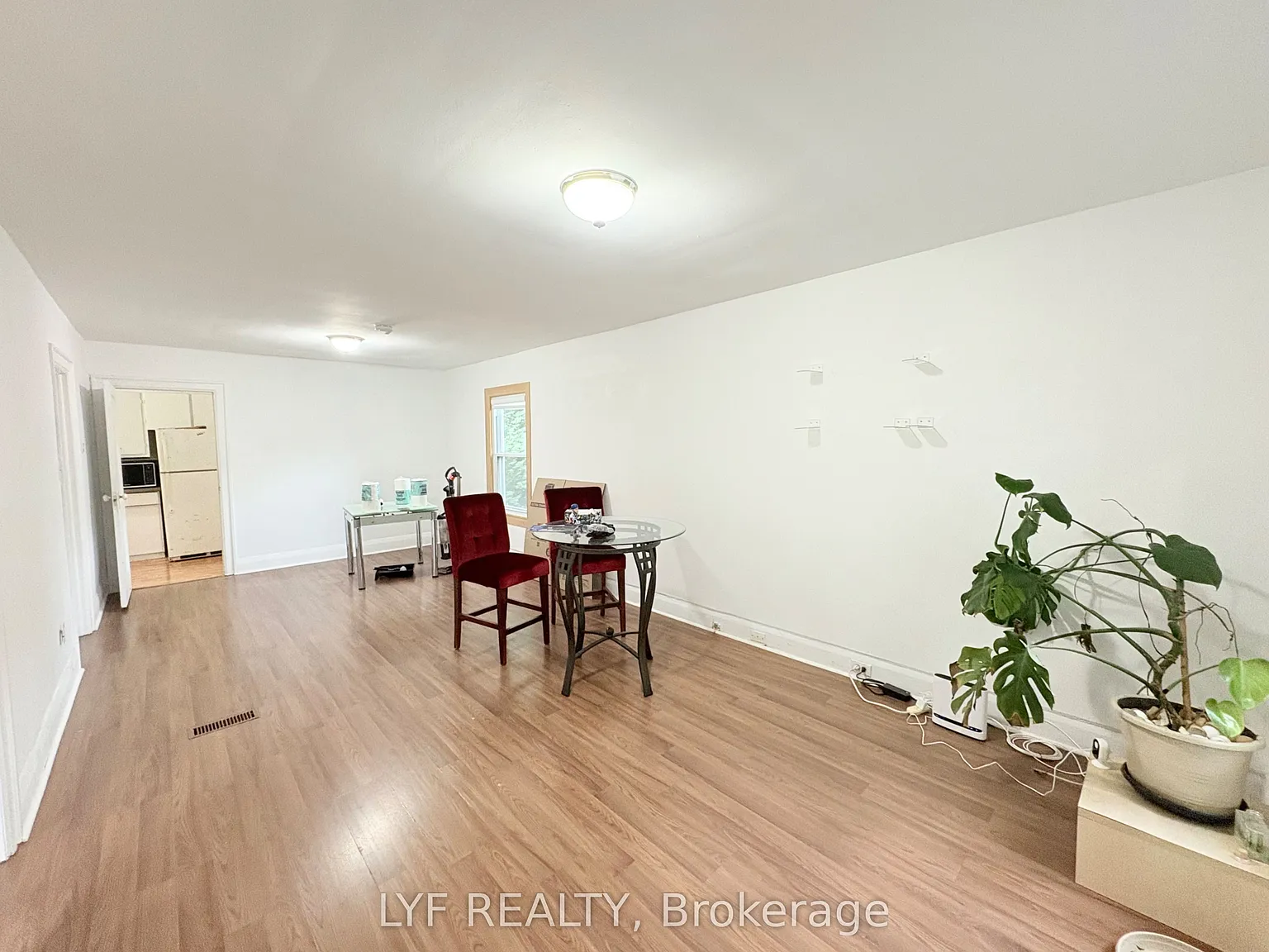 1 bed, $1,100 — Photo 3