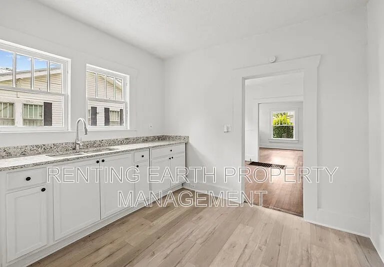 4813 Court S — Photo 12