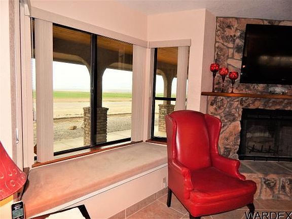 4th image of 8008 S Aspen Dr