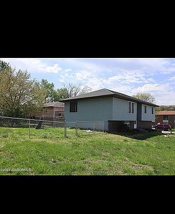 2nd image of 1633 Starlite Dr