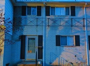 112 S Christine Cir #E, Mount Clemens, MI 48043