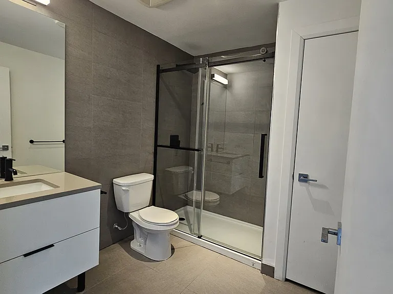 444 Bronson Ave — Photo 22