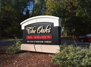 218-218B Reservoir St #101, Holden, MA 01520