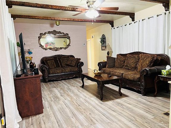 2nd image of 204 Fernando St