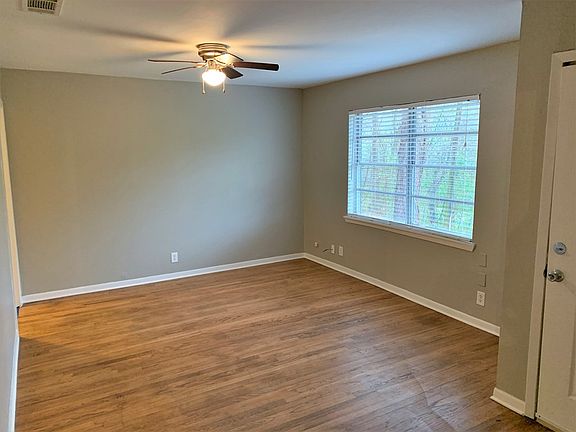 2nd image of 909 Valle Vista Dr