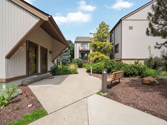 3rd image of 111 Alpine Ct