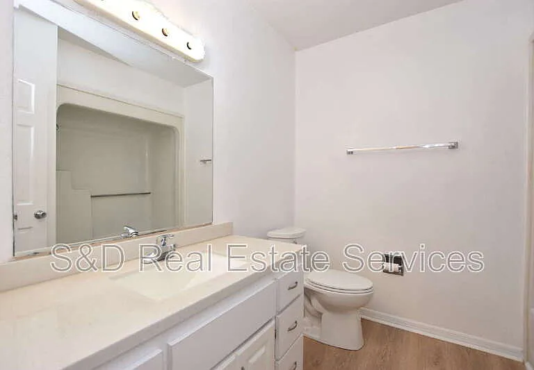 2221 9th St SE — Photo 16