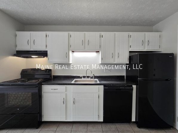 10 Tall Pines Dr APT 11, Lewiston, ME 04240