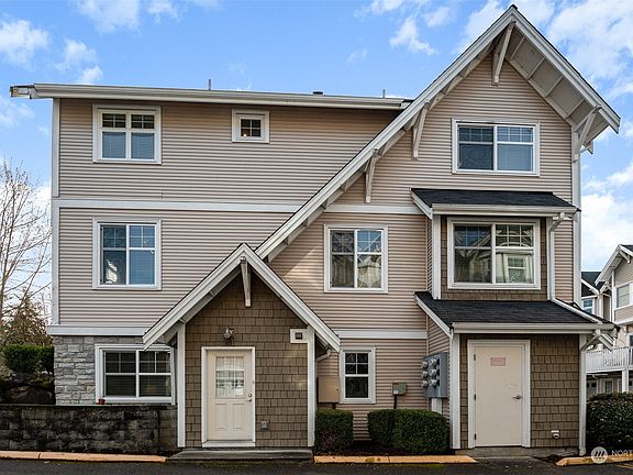 2nd image of 16420 NE 91st Street #101