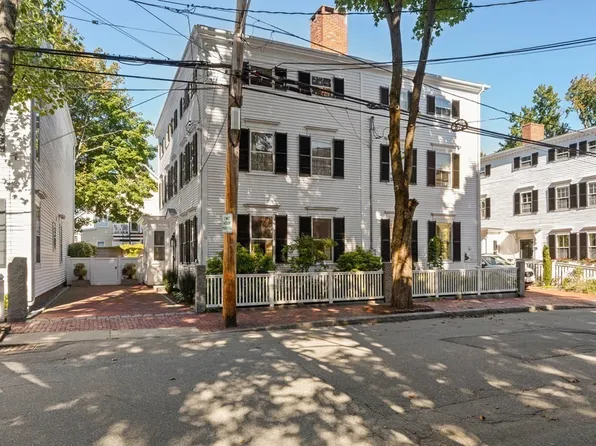 12 Fruit St, Newburyport, MA 01950