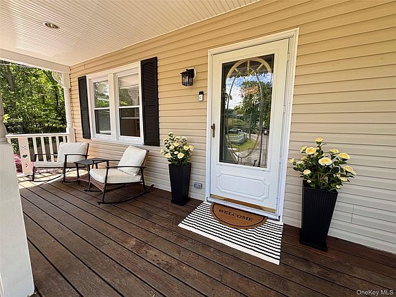 2nd image of 130 Hallock Landing Road