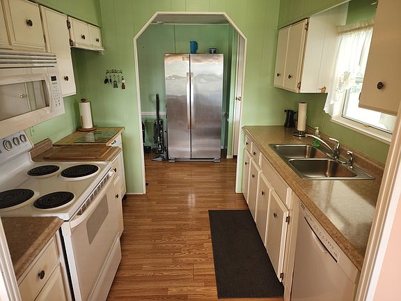 2nd image of 14337 Avalon St #342