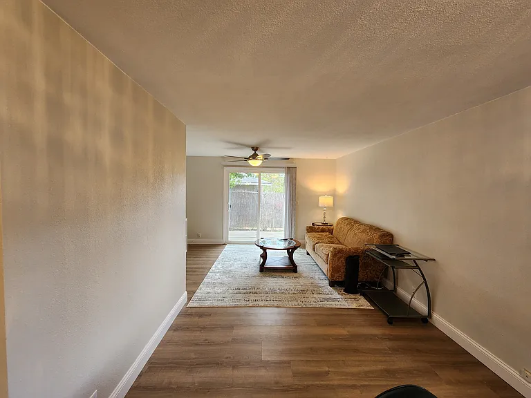 727 Rocky Road Dr — Photo 12