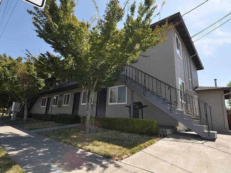 490 E Hedding St #3 — Photo 1