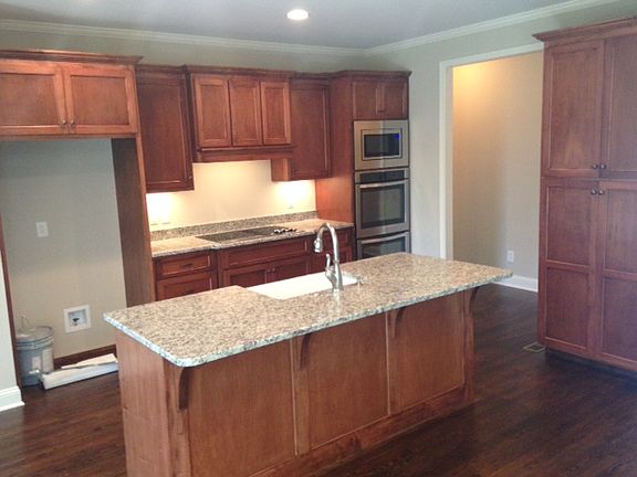 3rd image of 624 Virginia Belle Dr