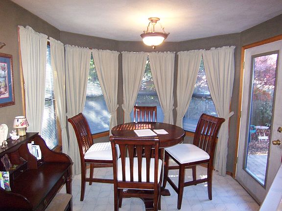 3rd image of 1147 SE 53rd Ct