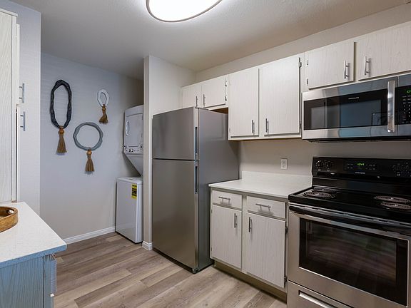 2nd image of 2550 W Ironwood Hill Dr #413