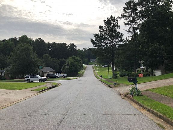 4th image of 434 Grove Hill Dr