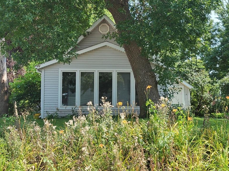 1st image of 13920 Center Dr
