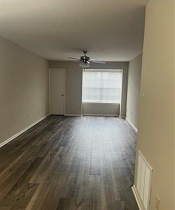 4th image of 1044 Lake Ave APT D