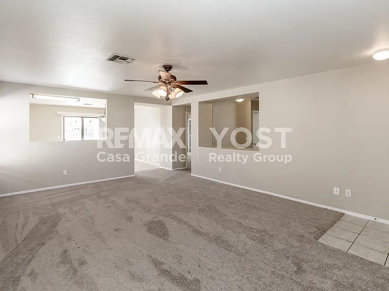 645 W Jardin Dr — Photo 2