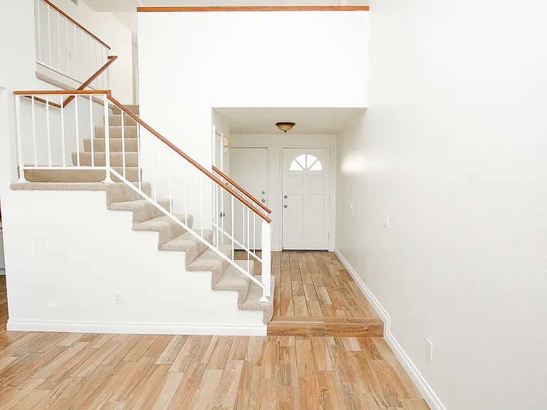 543 Victoria St #O — Photo 1