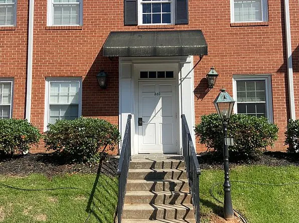 380 Hanover Arms Ct APT D, Winston Salem, NC 27104