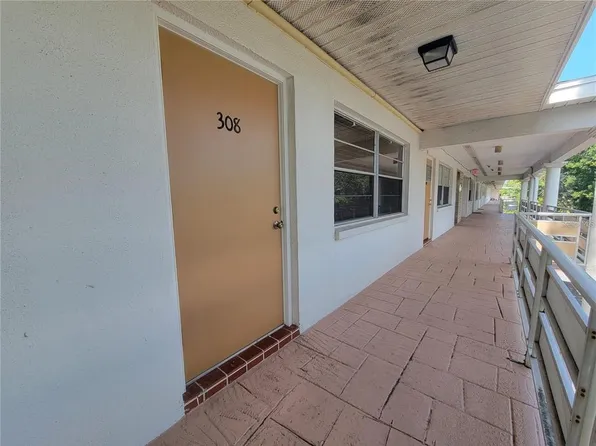 911 Washington Ave APT 308, Largo, FL 33770
