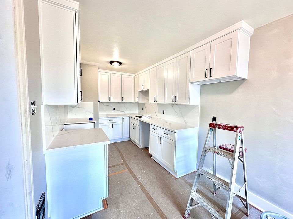 2nd image of 1001 N Yakima Ave APT 402